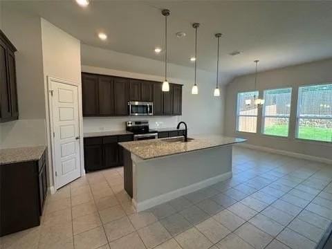 1433 Eagle Nest Dr - Photo 5 of 36