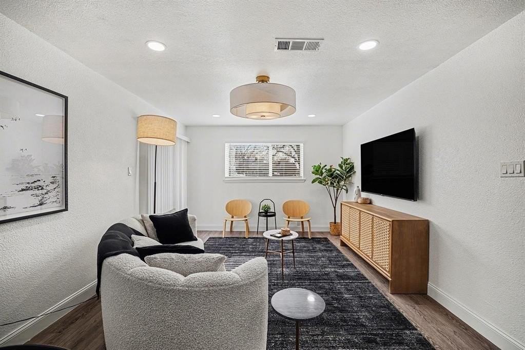 716 E Pecan St #722 - Photo 2 of 27