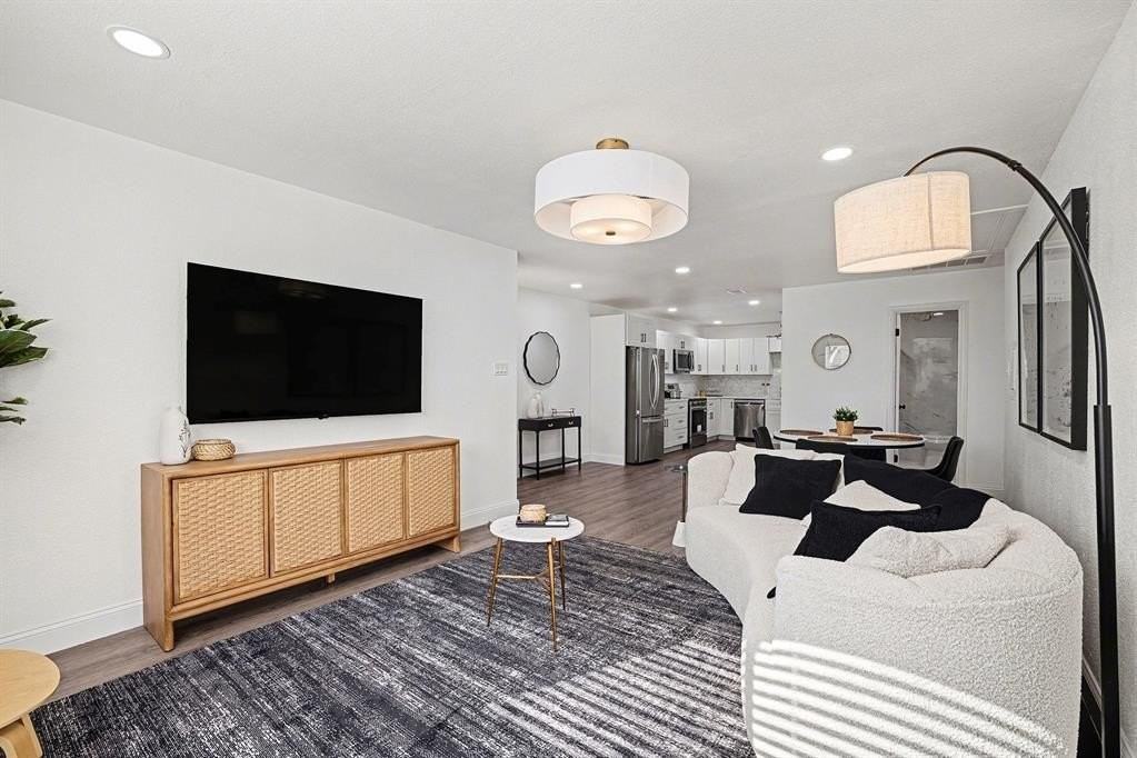 716 E Pecan St #722 - Photo 3 of 27