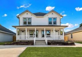 featured image of 406 E Elm St