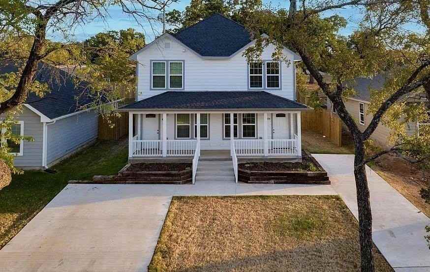 406 E Elm St - Photo 3 of 21