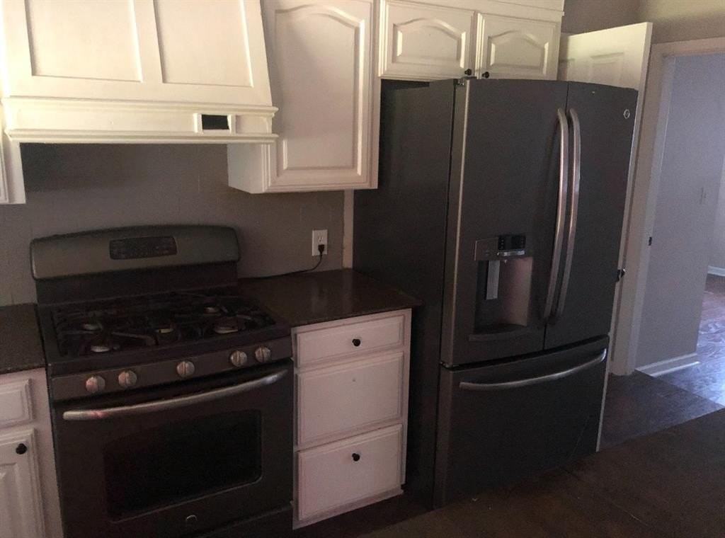 8132 Hobbs Dr - Photo 4 of 9