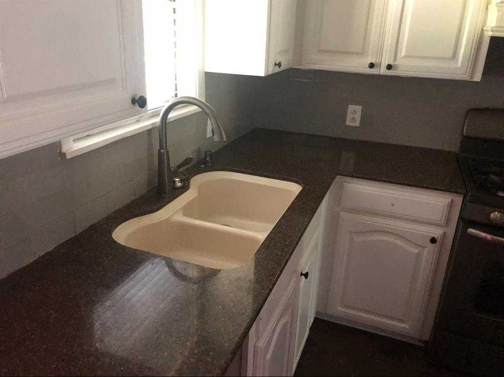 8132 Hobbs Dr - Photo 5 of 9