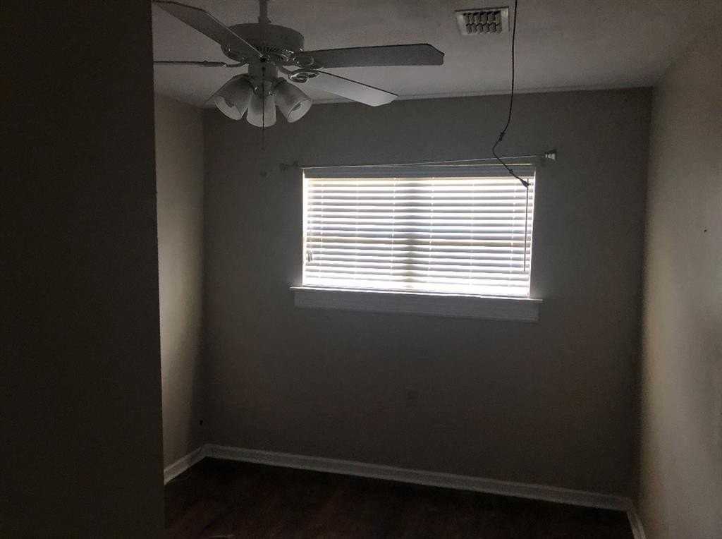 8132 Hobbs Dr - Photo 7 of 9