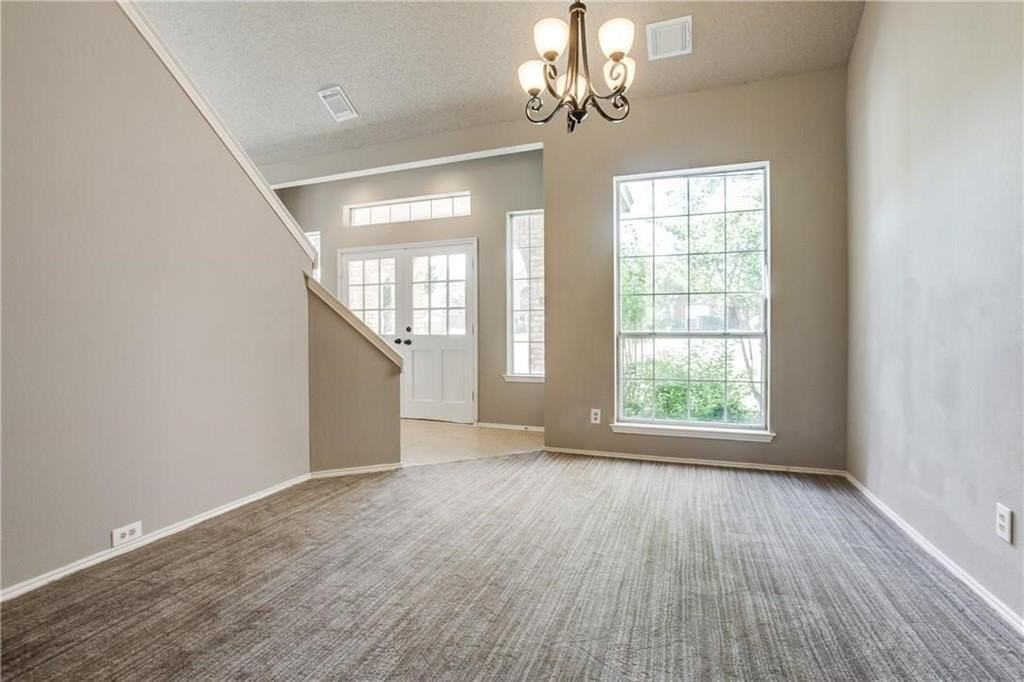 811 Fall Dr - Photo 2 of 30