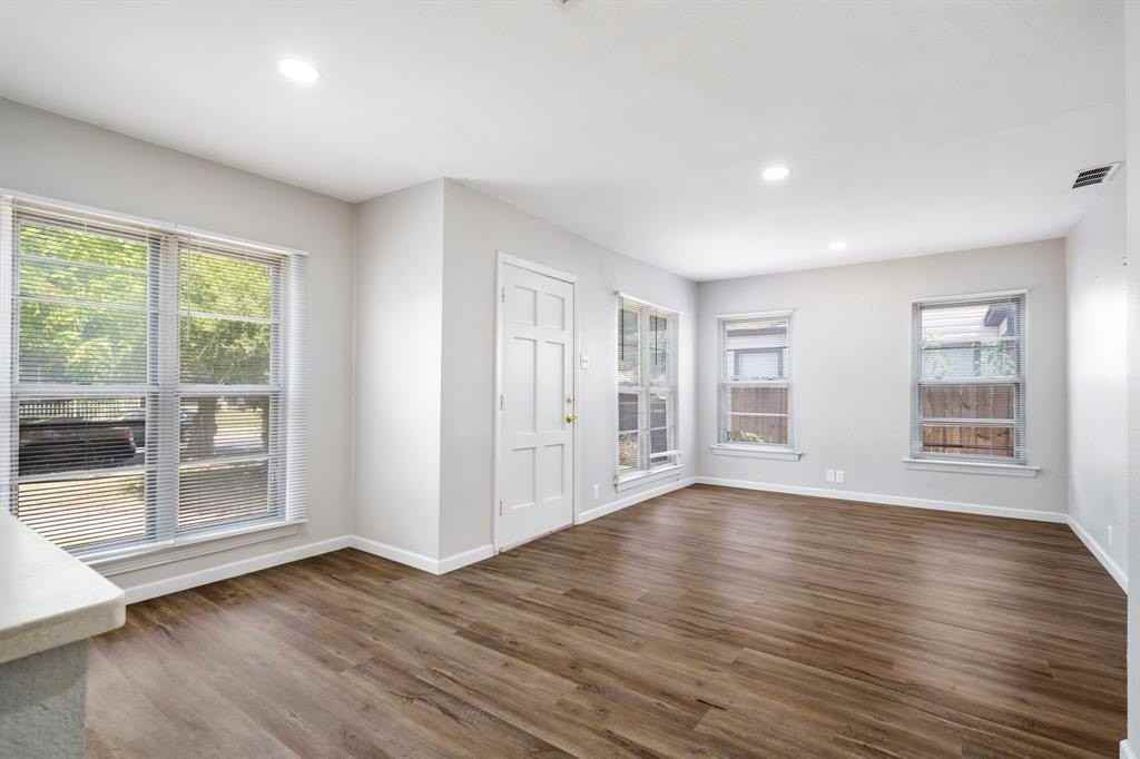 2334 Hudspeth Ave - Photo 6 of 24