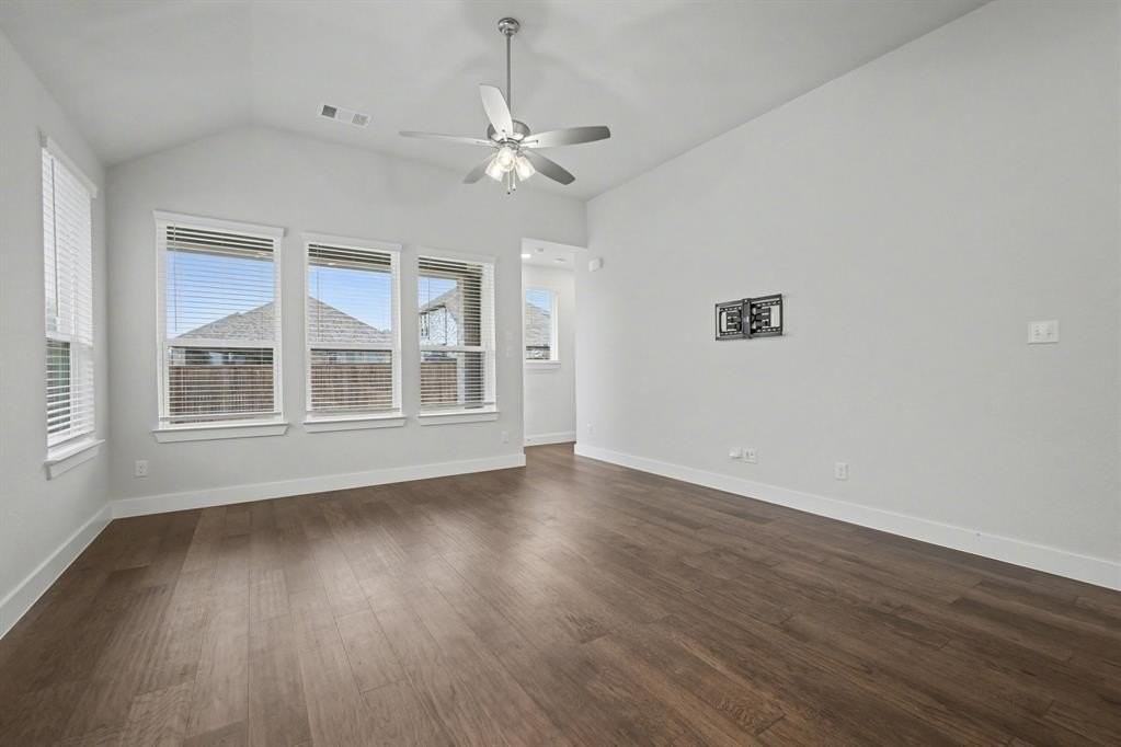 625 Brockwell Bnd - Photo 6 of 24