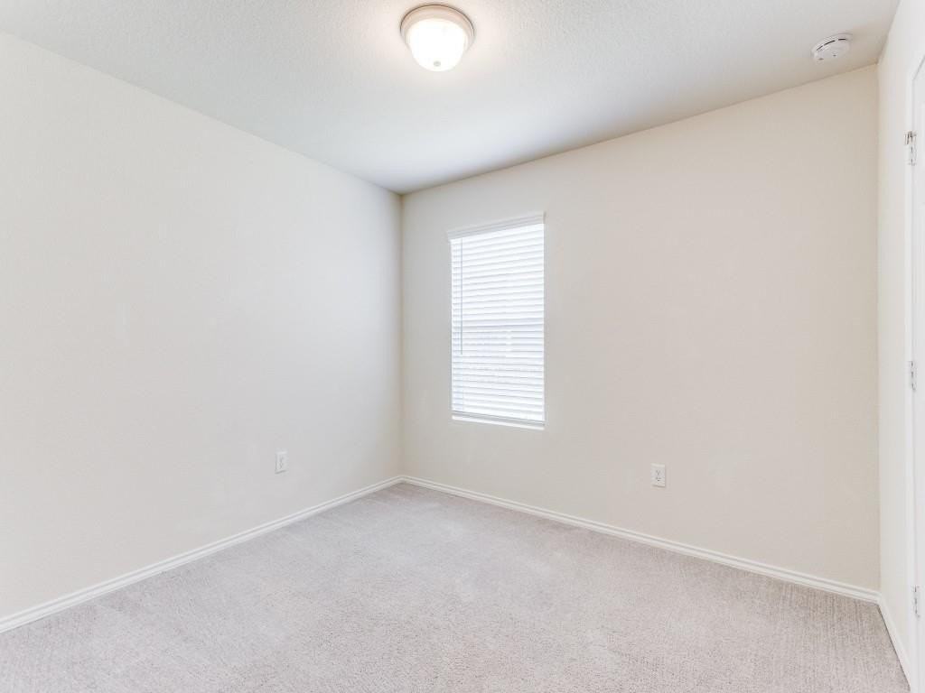 1944 Fox Glove St - Photo 4 of 12