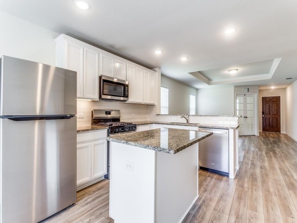 1944 Fox Glove St - Photo 6 of 12