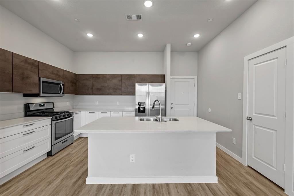 2362 Freshwater Ln - Photo 3 of 18