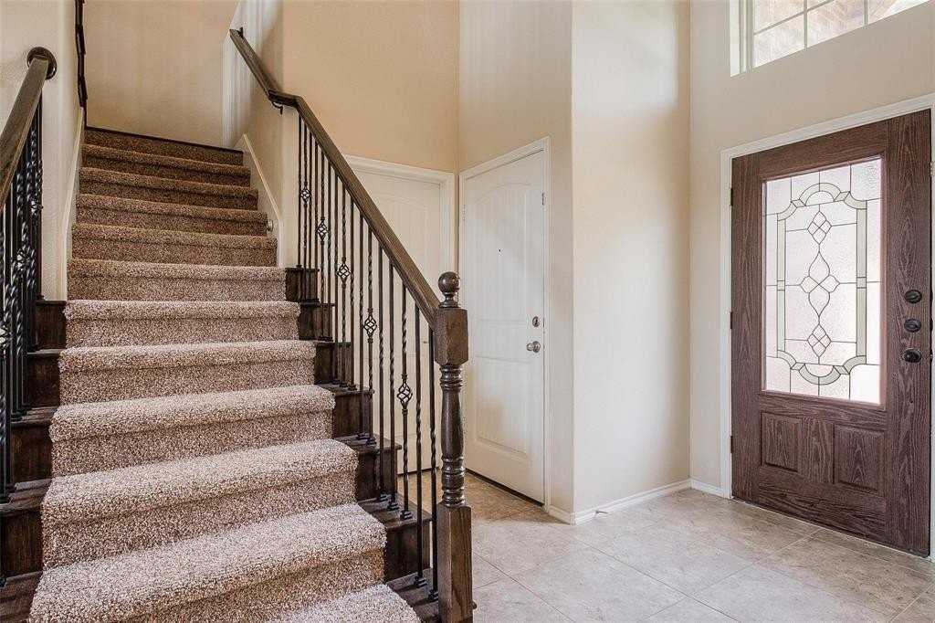 10128 Horseshoe Ln - Photo 4 of 37