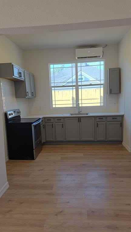 216 W 9th St - Photo 4 of 9