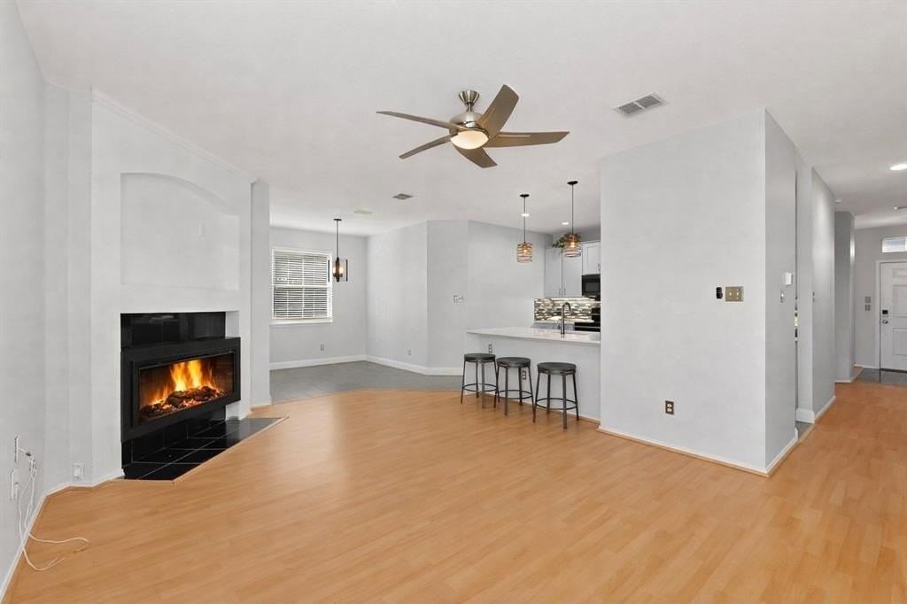 1538 Oakmont Dr - Photo 2 of 35