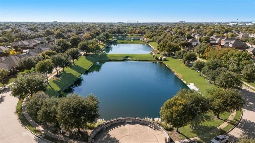 1538 Oakmont Dr - Photo 5 of 35