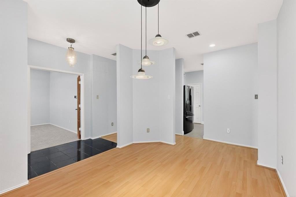 1538 Oakmont Dr - Photo 6 of 35