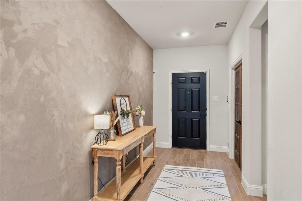 1216 Johnson Dr - Photo 3 of 32