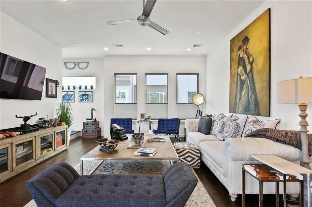 1911 Summit Ave #1 - Photo 4 of 33