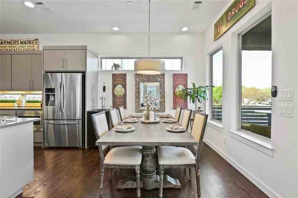 1911 Summit Ave #1 - Photo 5 of 33