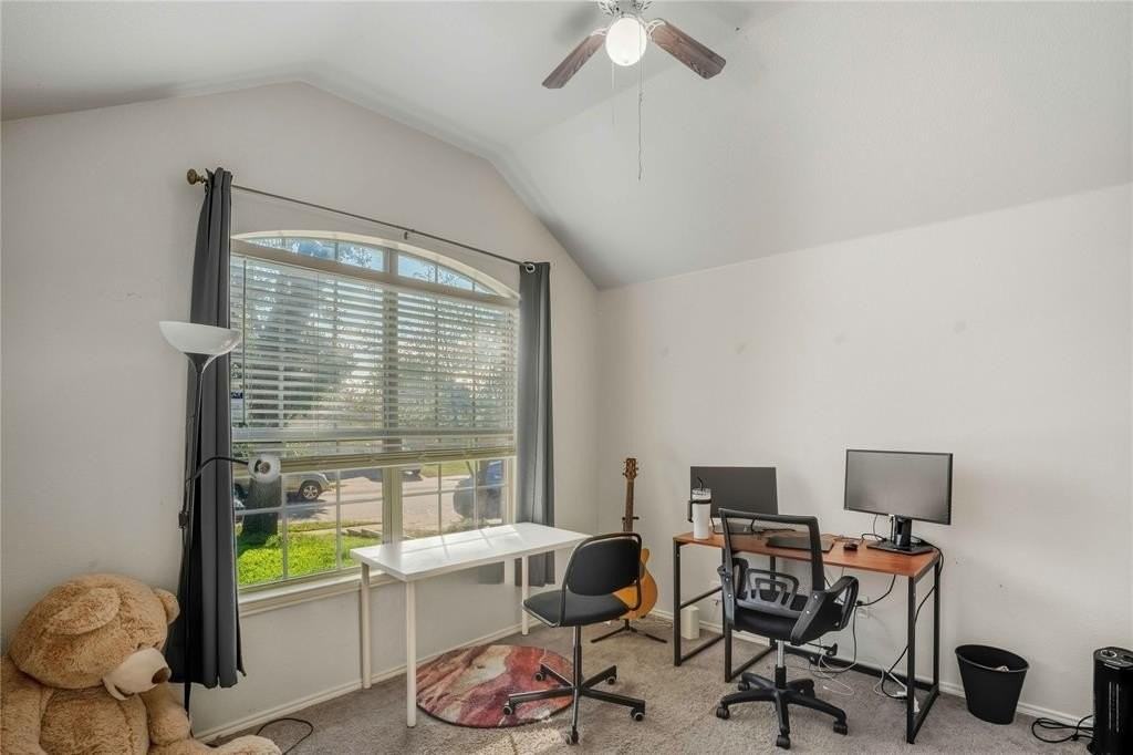 9204 Newport Ln - Photo 2 of 12