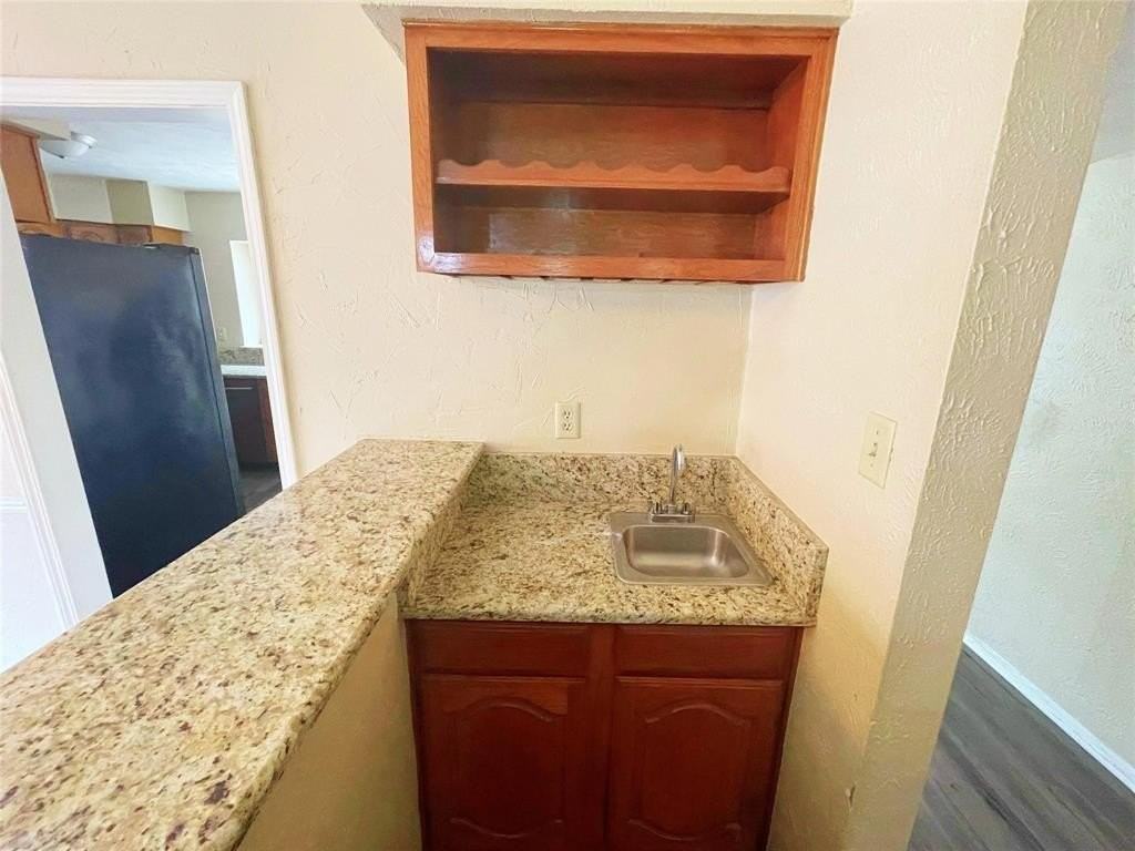 1452 Colmar Dr - Photo 5 of 22