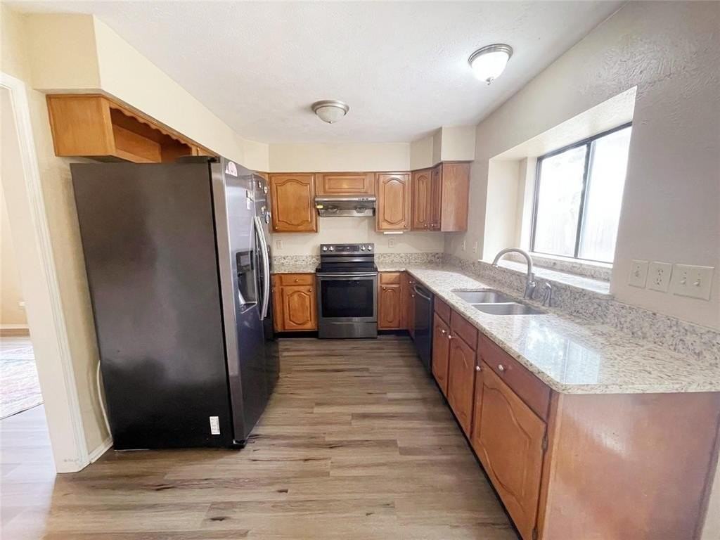 1452 Colmar Dr - Photo 6 of 22