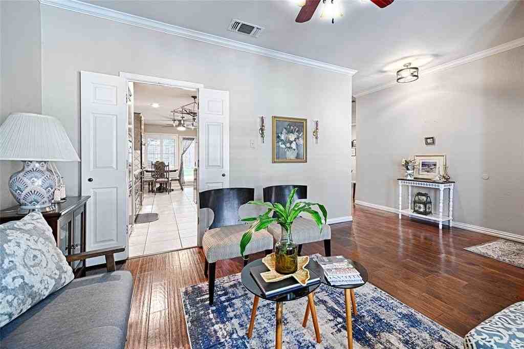 1410 Spyglass Dr - Photo 6 of 30