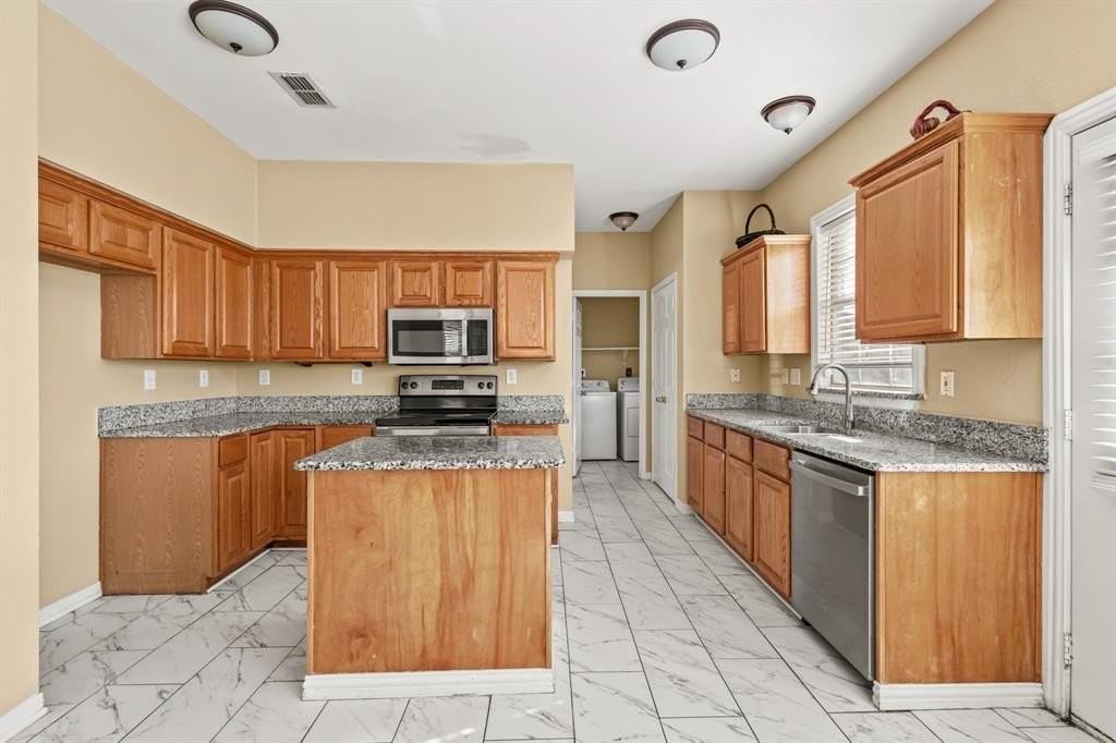 2909 Misty Valley Dr - Photo 7 of 30