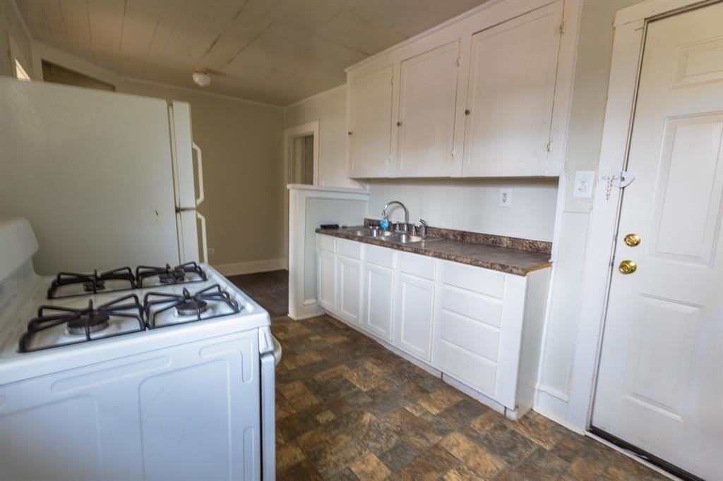 613 N 23rd St - Photo 6 of 9