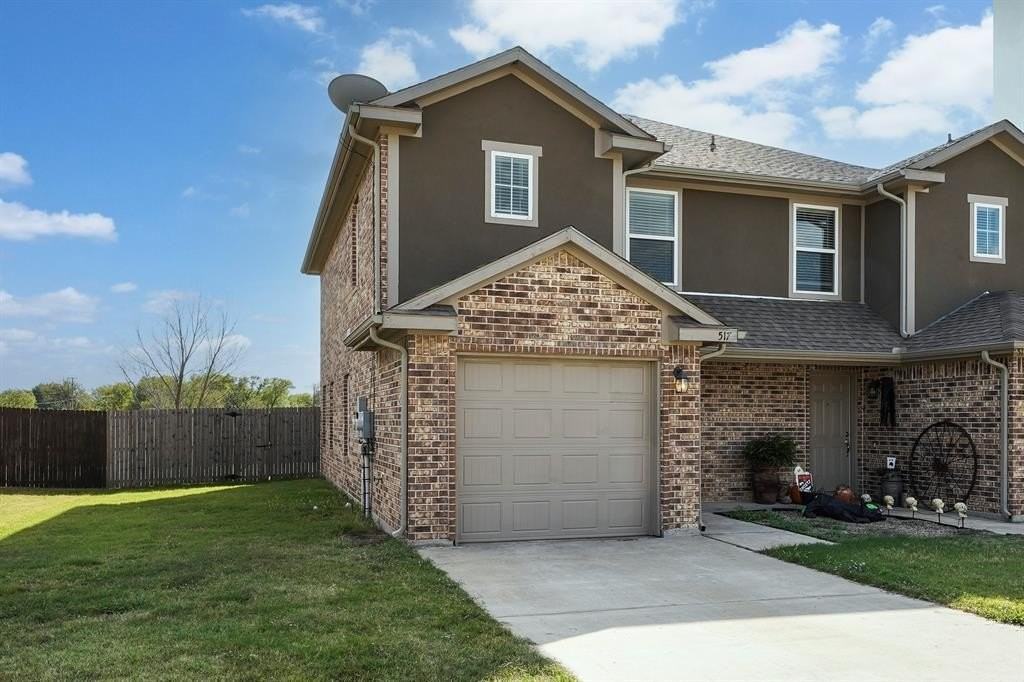 517 Harris St #517 - Photo 3 of 25