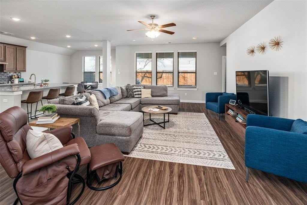 4209 Switchgrass St - Photo 5 of 18