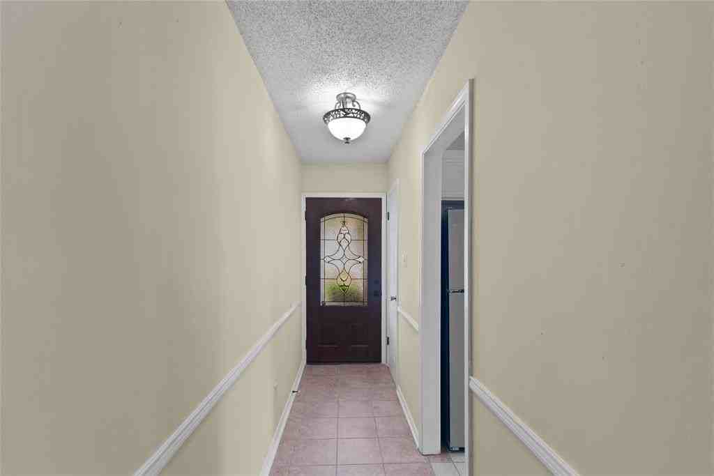 2526 Downs Cir - Photo 7 of 30