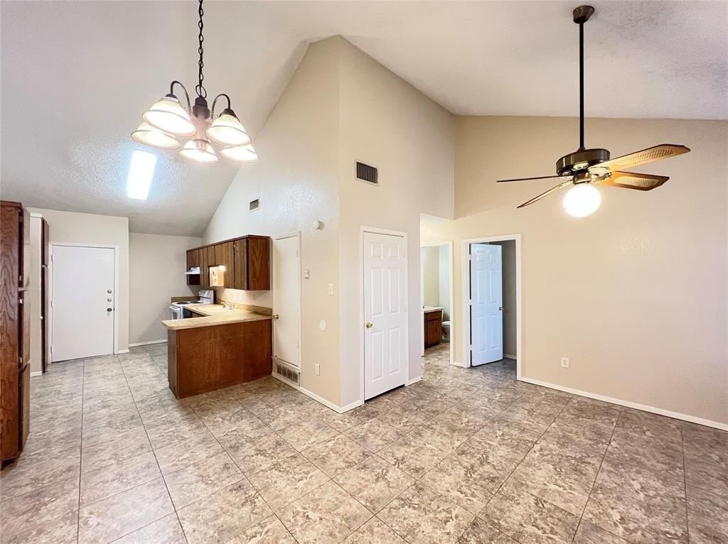 1108 Curtis Dr - Photo 5 of 18