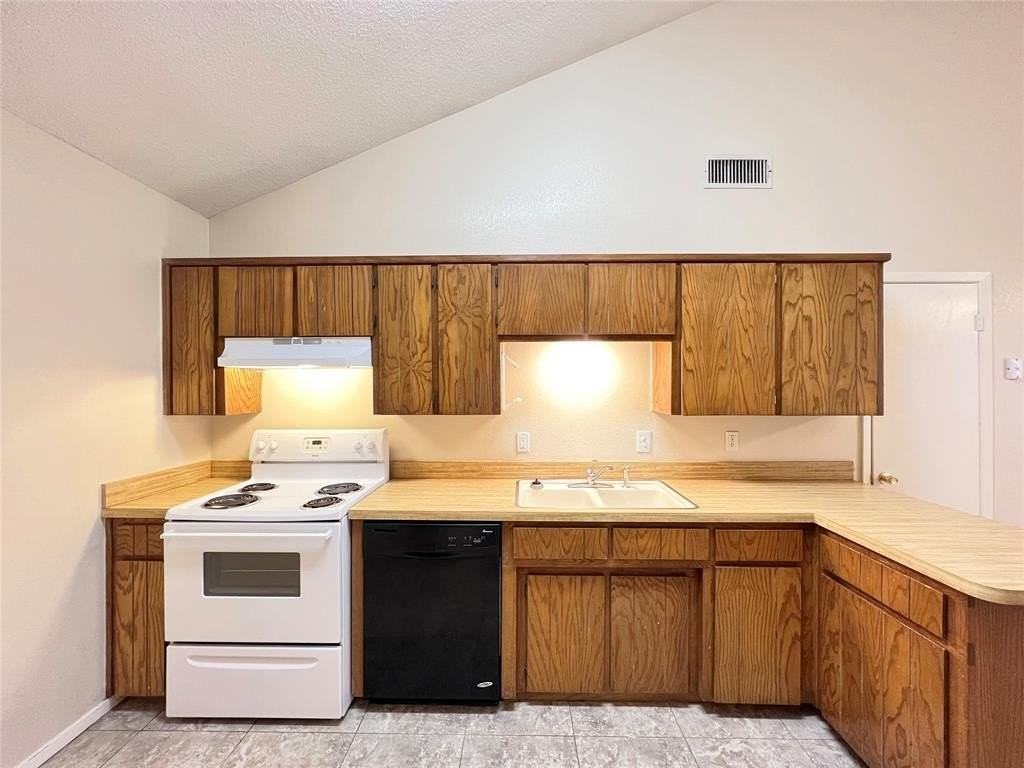 1108 Curtis Dr - Photo 7 of 18