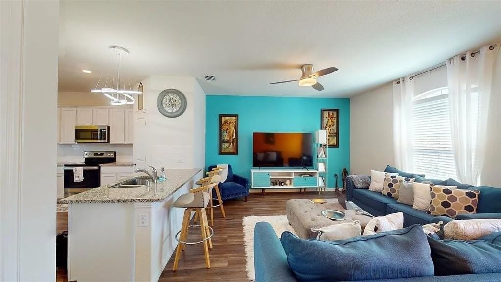 4950 Parrington Dr - Photo 4 of 22