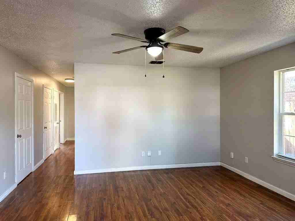 2460 Chinkapin Way - Photo 3 of 29