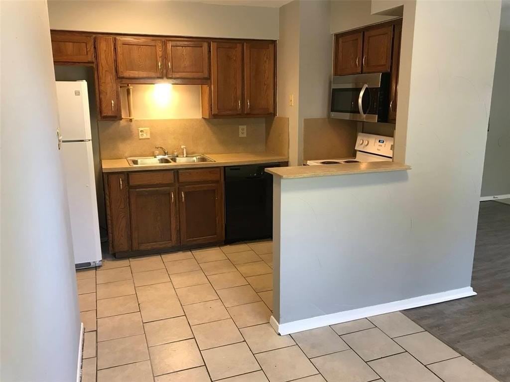 118 Maple St #A - Photo 4 of 17