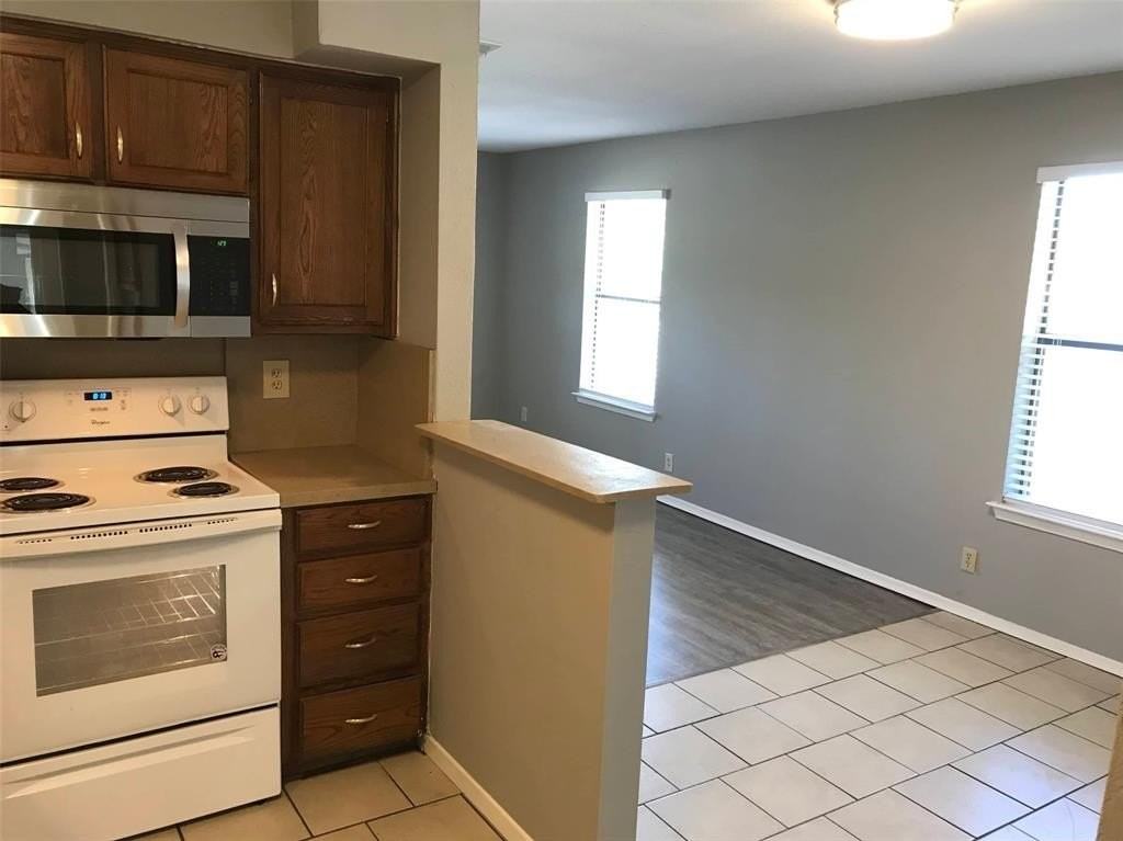 118 Maple St #A - Photo 7 of 17