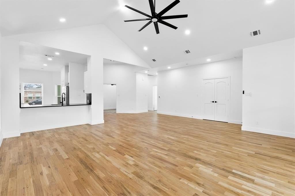 1812 Muncie Ave - Photo 3 of 25