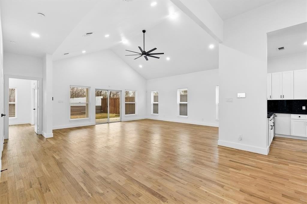 1812 Muncie Ave - Photo 4 of 25