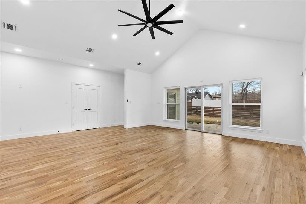 1812 Muncie Ave - Photo 6 of 25