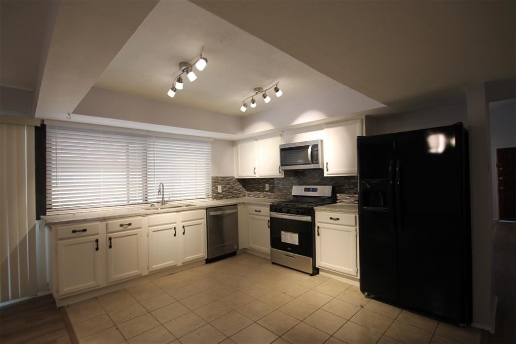 1301 Overdowns Dr - Photo 6 of 16