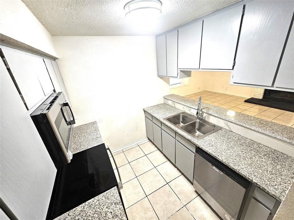 3425 Republic Dr - Photo 2 of 31