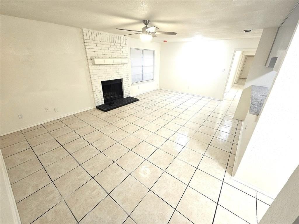 3425 Republic Dr - Photo 6 of 31