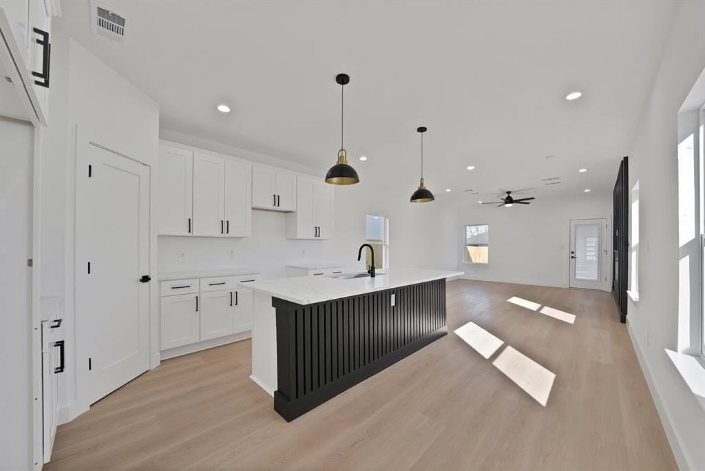 2912 Brigham Ln - Photo 3 of 24