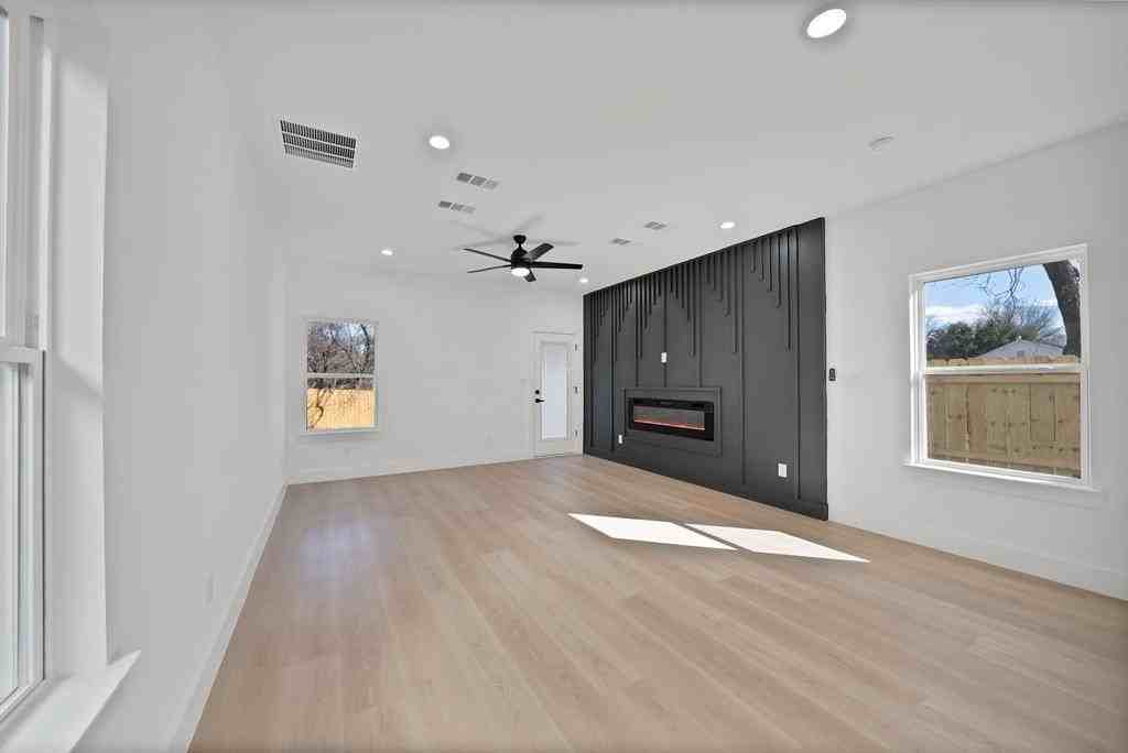 2912 Brigham Ln - Photo 6 of 24