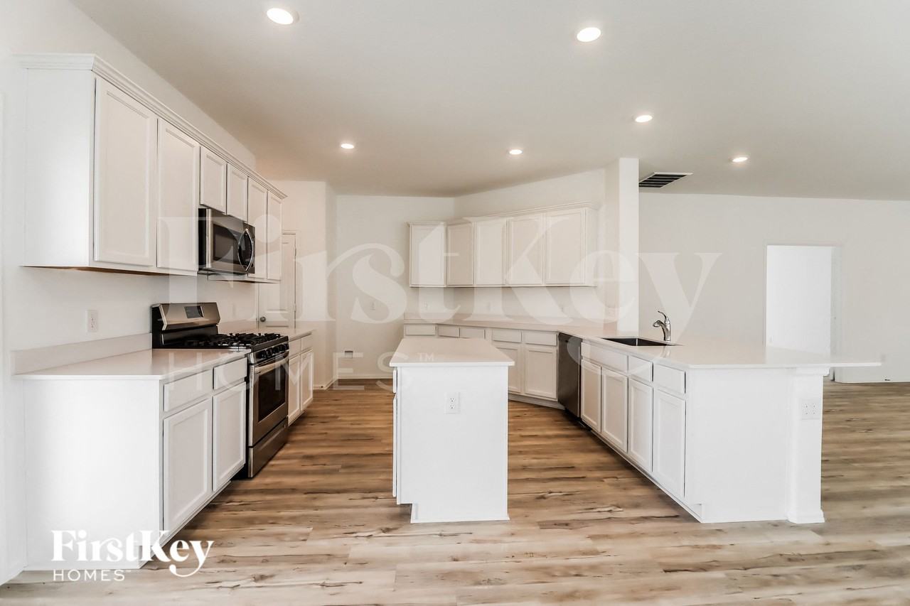 5223 Pine Pass Dr - Photo 5 of 15