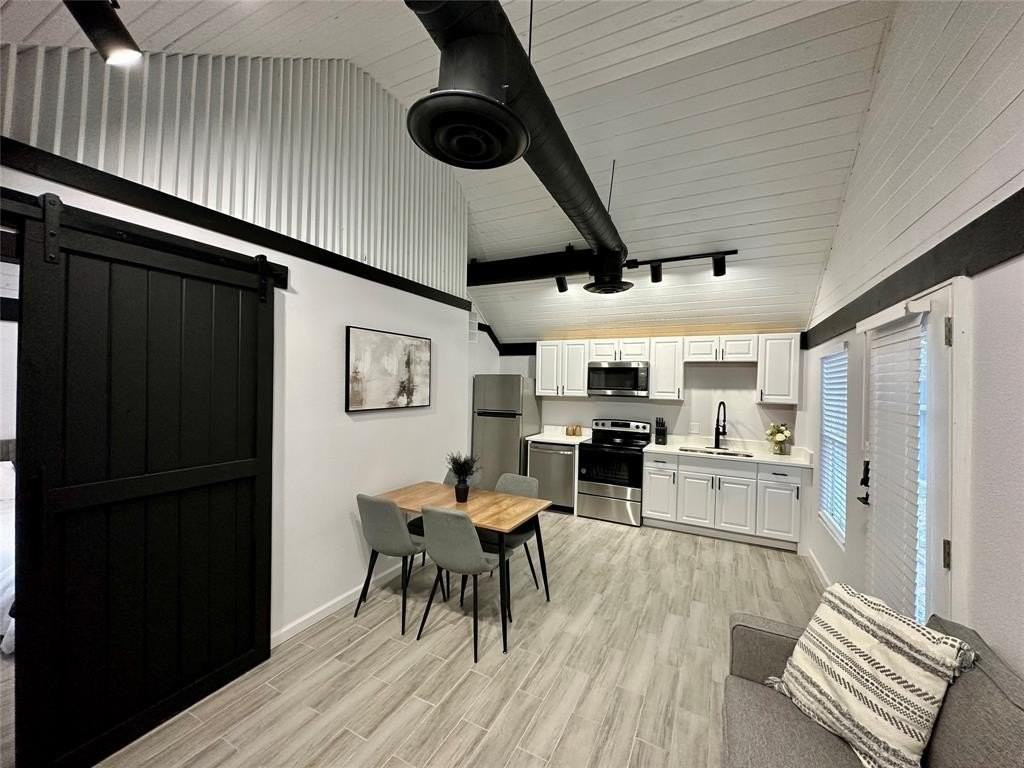 3345 8th Ave - Photo 4 of 20