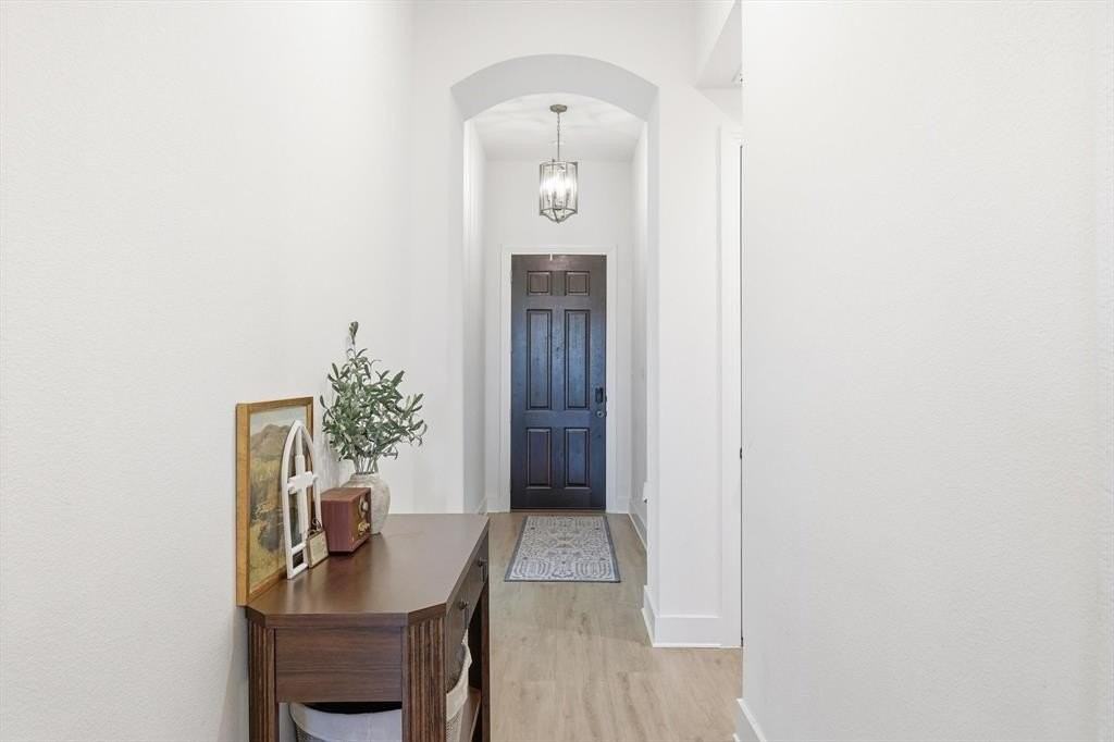 1417 Sandhill Ln - Photo 3 of 34