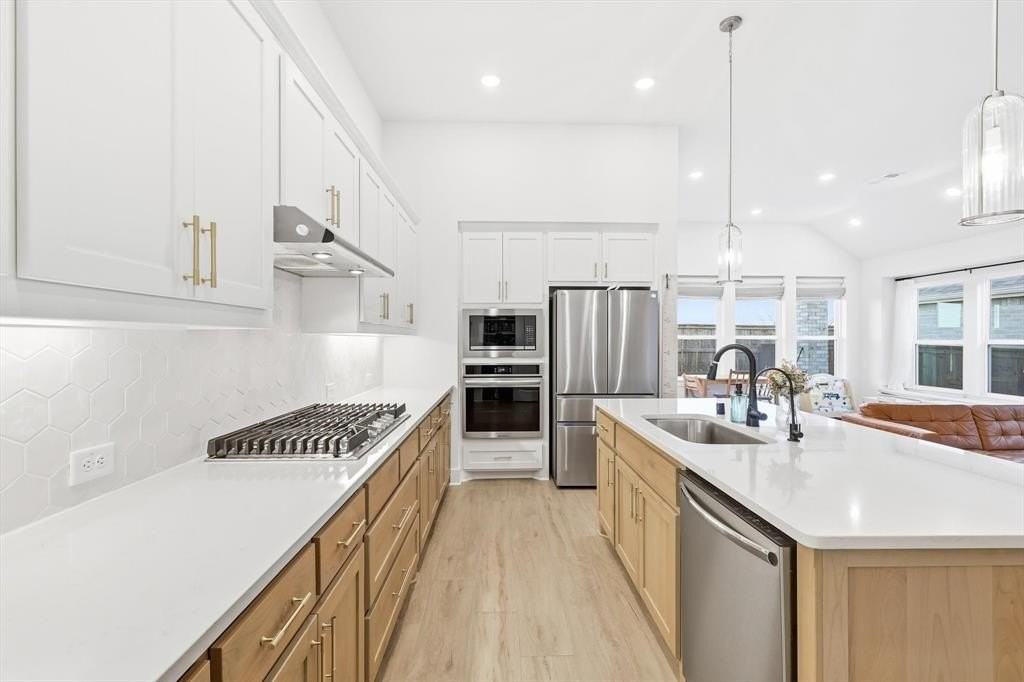 1417 Sandhill Ln - Photo 7 of 34