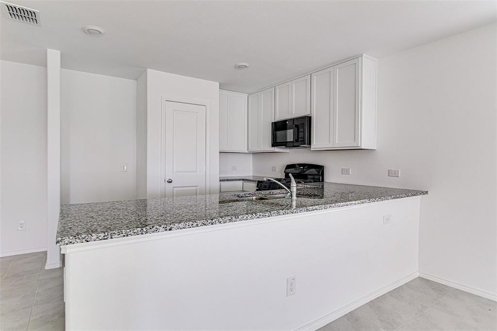 10449 Tullamore Ridge Rd - Photo 4 of 17